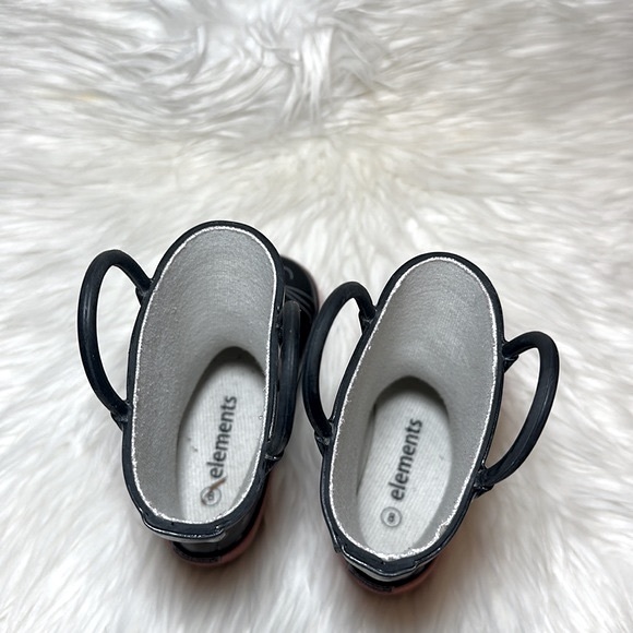 Element Black Toddler’s Boots with Cat and Heart Design | Size 8 - Picture 3 of 4